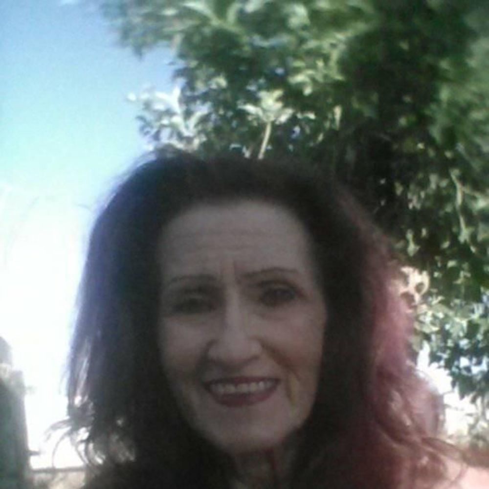 Meet your Posher, Cynthia